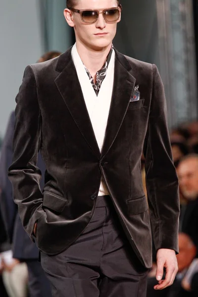 Look 95